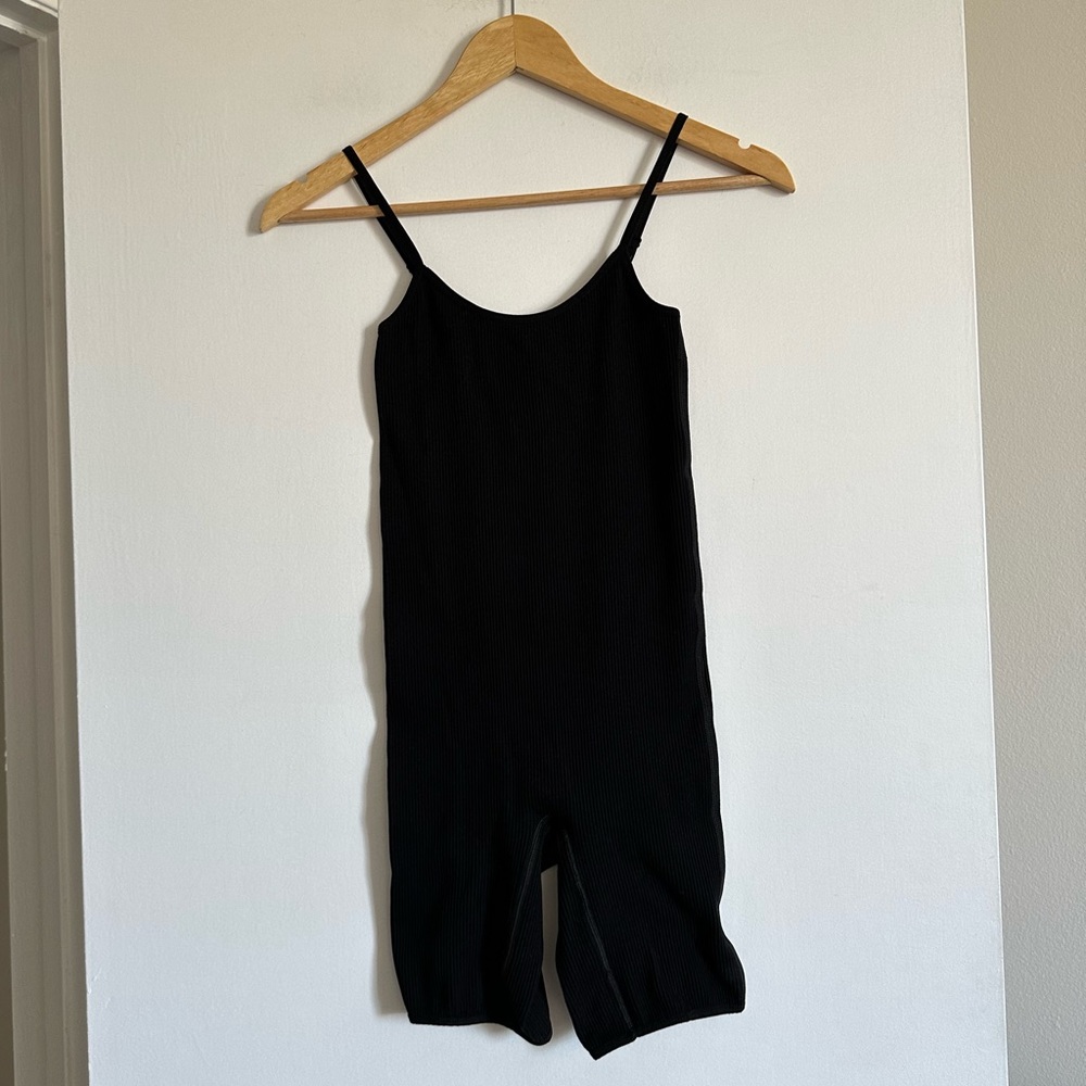 Urban Outfitters Out From Under Black Ribbed Biker Short Bodysuit Size Small EUC